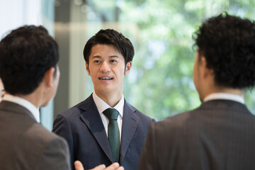 67443535e64f6_営業.jpeg