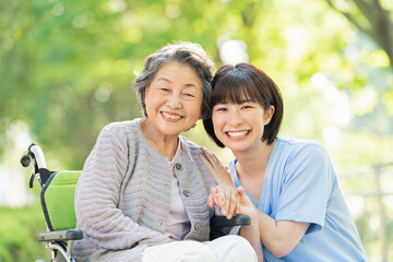 676289307d075_介護職.jpeg