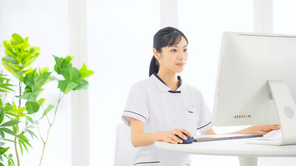 67a47cc440553_医療事務.jpeg