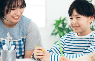 685bb4b6b5e75_児童相談員.jpg