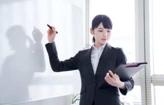 68b6aa4ee554e_日本語教師.jpg